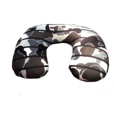 Oreiller de peluche bourré par cou d'U