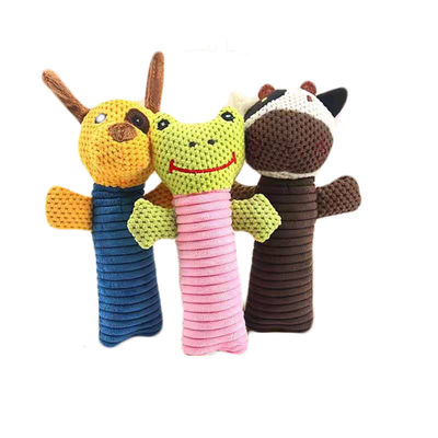 Le bruit de chien choie des jouets de peluche mordent le jouet mou de faire ses dents molaire résistant