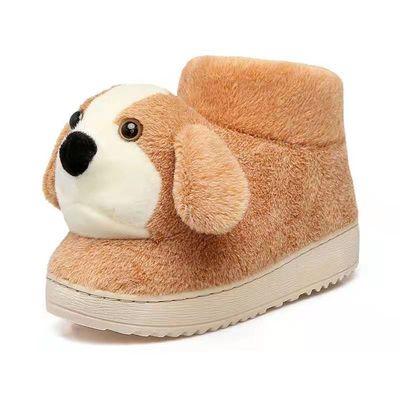 Pantoufles animales de peluche avec le talon