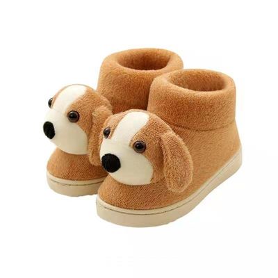 Pantoufles animales de peluche avec le talon