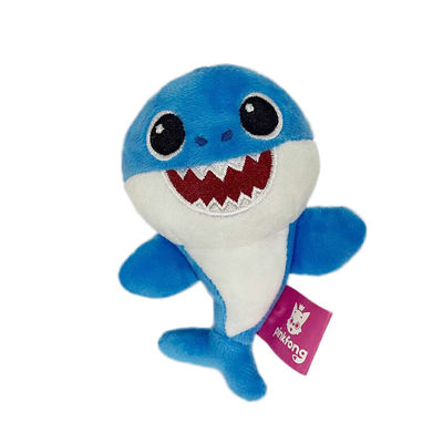 Le coton vocal de pp a rempli petite peluche de requin de peluche