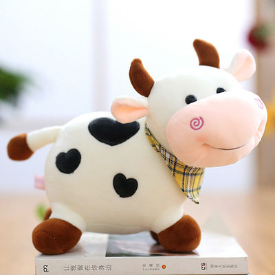 Poupée à la maison lavable de peluche de vache à décoration de main