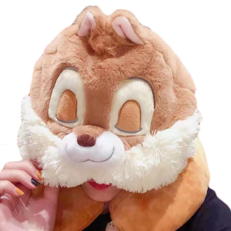 Décor mignon de maison de peluche de peluche de peluche de cou d'oreiller de voiture en U à capuchon portative de voyage